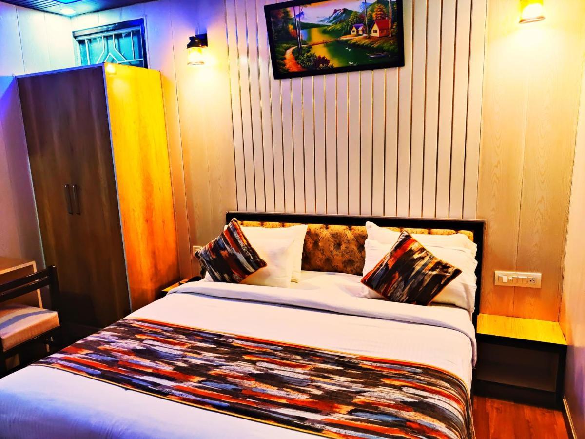 Hotel Bamboo Castle Τζαϊπούρ Εξωτερικό φωτογραφία
