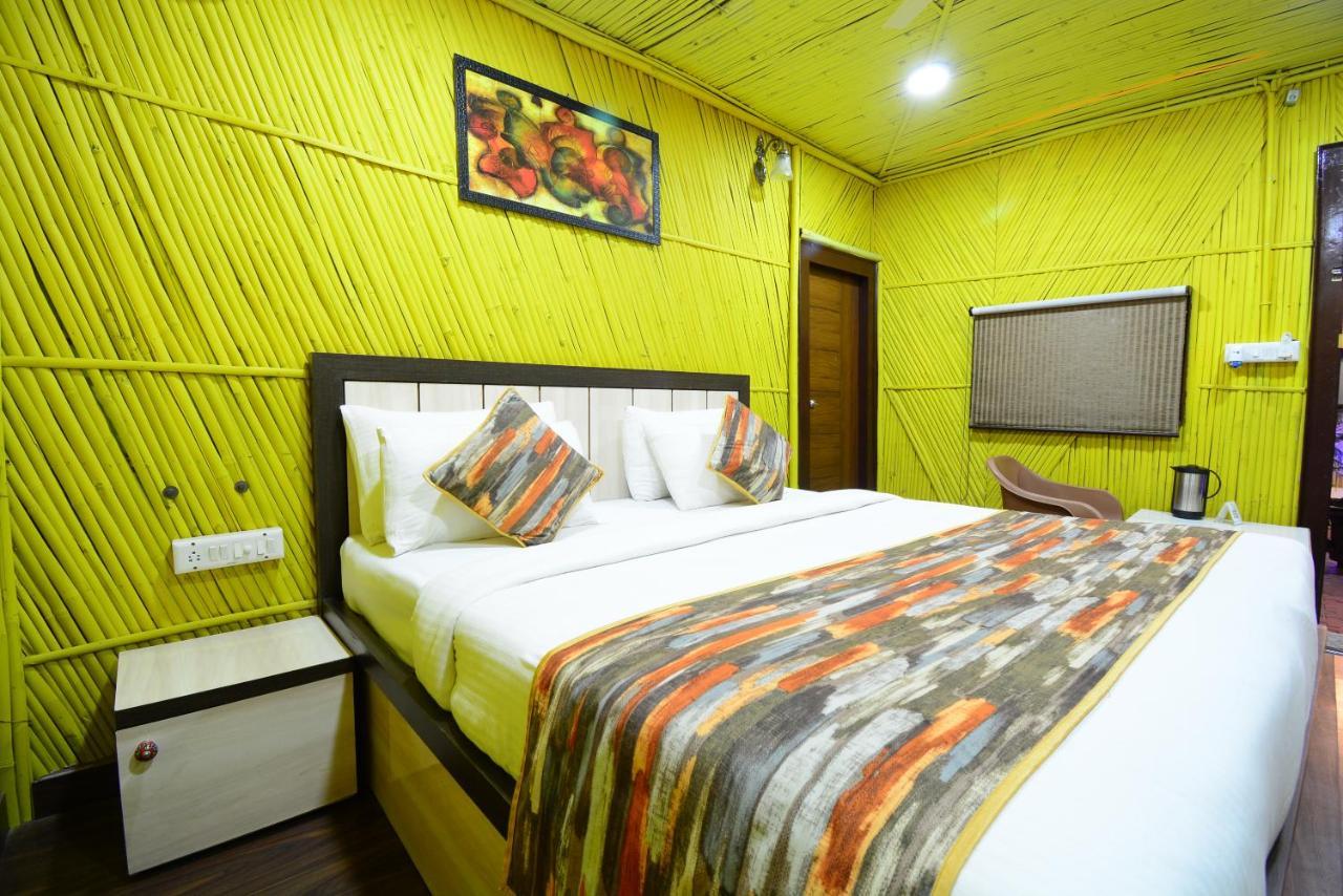 Hotel Bamboo Castle Τζαϊπούρ Εξωτερικό φωτογραφία
