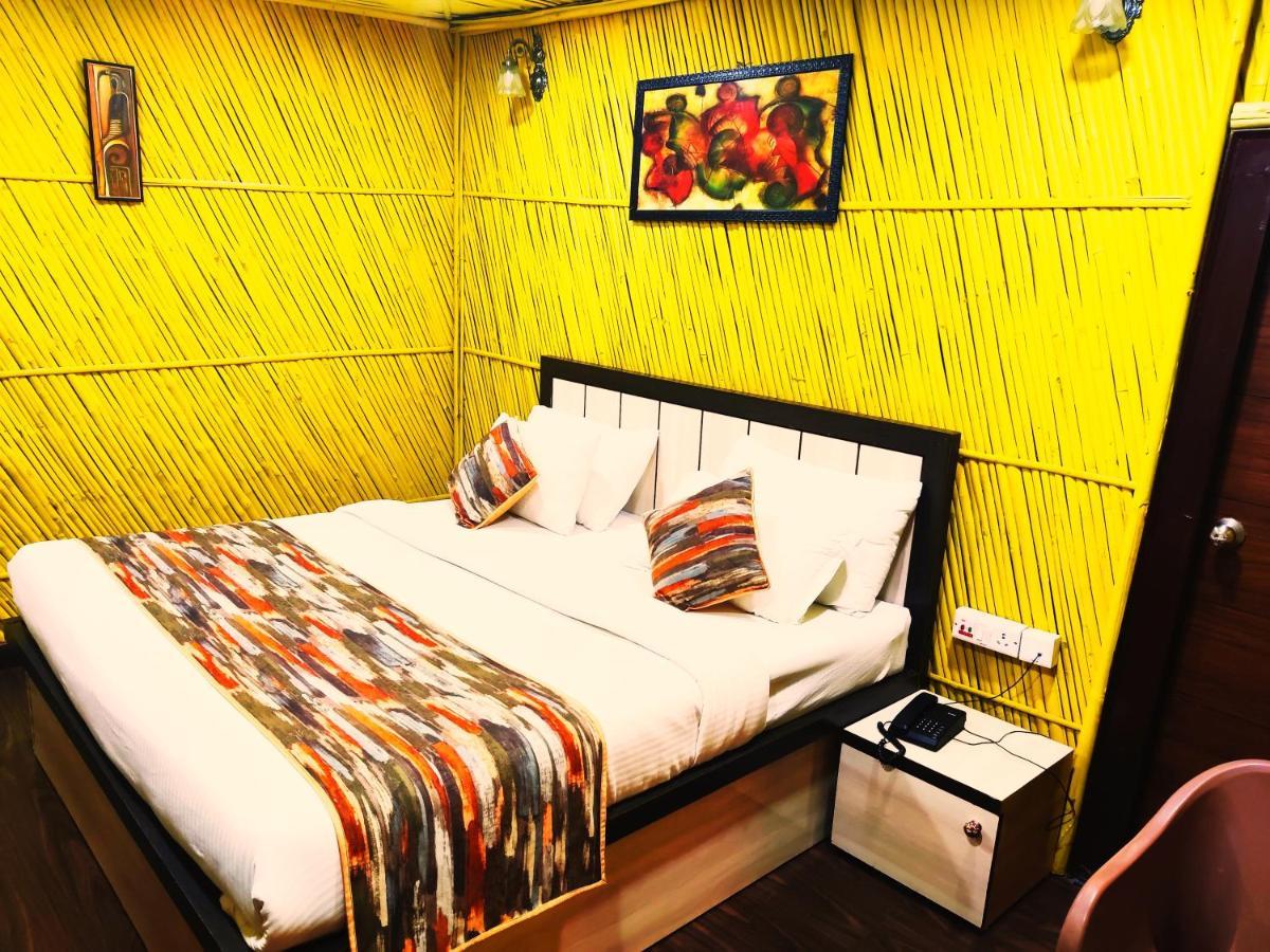 Hotel Bamboo Castle Τζαϊπούρ Εξωτερικό φωτογραφία