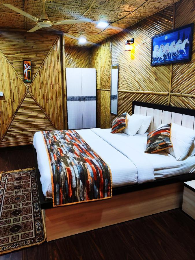 Hotel Bamboo Castle Τζαϊπούρ Εξωτερικό φωτογραφία
