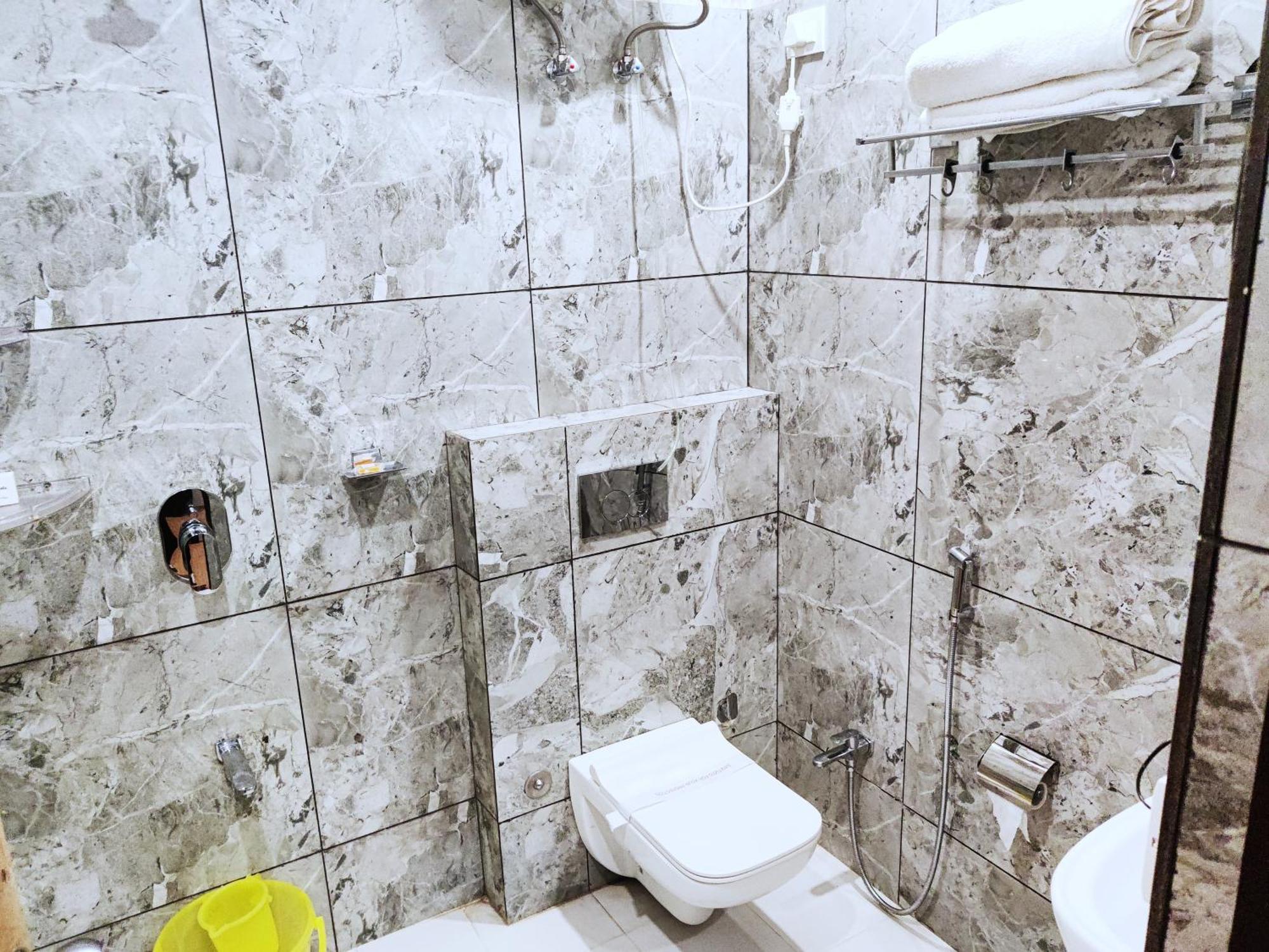 Hotel Bamboo Castle Τζαϊπούρ Εξωτερικό φωτογραφία