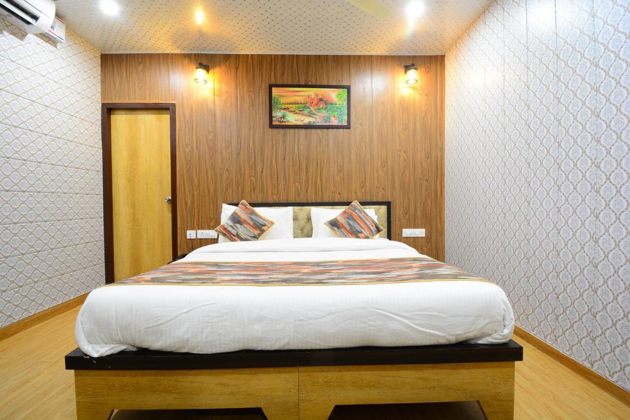 Hotel Bamboo Castle Τζαϊπούρ Εξωτερικό φωτογραφία