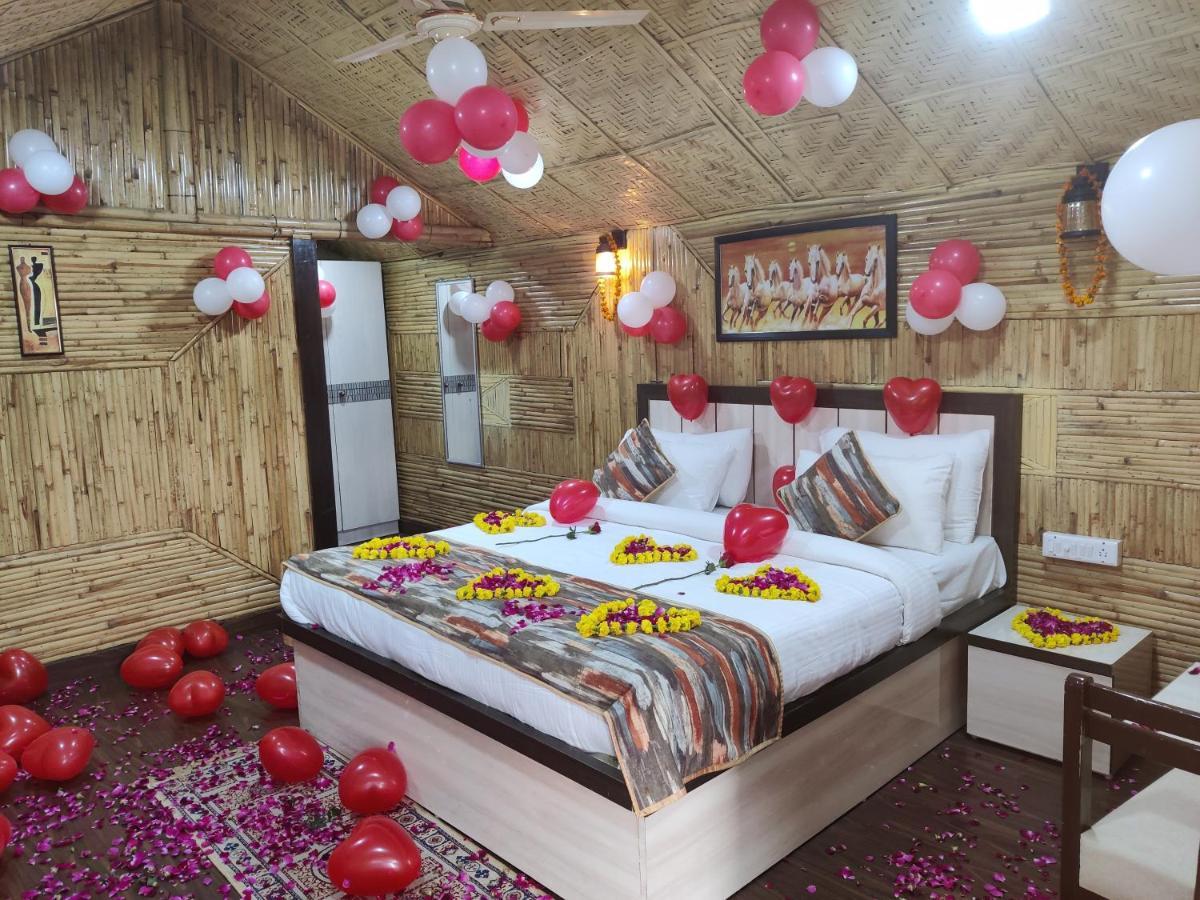 Hotel Bamboo Castle Τζαϊπούρ Εξωτερικό φωτογραφία