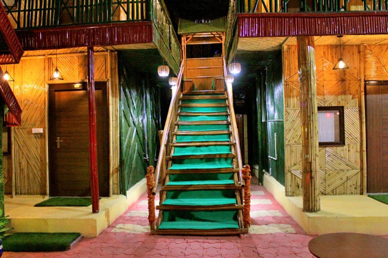 Hotel Bamboo Castle Τζαϊπούρ Εξωτερικό φωτογραφία