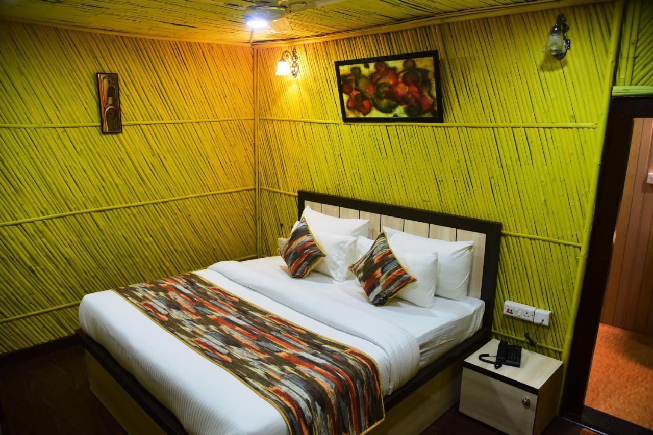 Hotel Bamboo Castle Τζαϊπούρ Εξωτερικό φωτογραφία